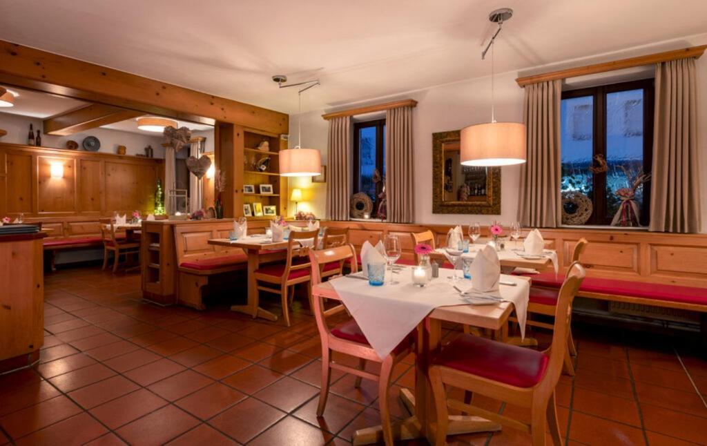 Adler Landhotel Buergstadt ภายนอก รูปภาพ